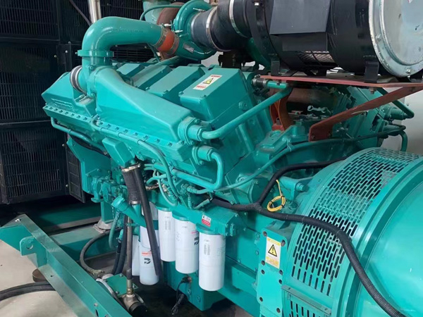 安康更换100kW柴油发电机组机油时，需要注意哪些事项？